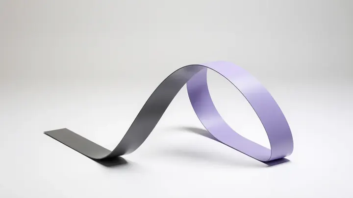 A ribbon that drops flat in grey and then rises into a violet loop, like a retention curve that drops off versus one that holds